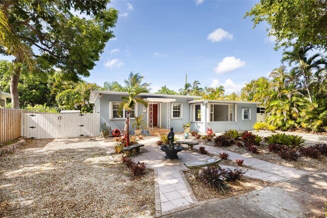 Building Photo - 5960 SW 46th Terrace