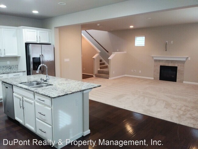 Building Photo - 3 br, 2.5 bath House - 8817 Jayden St NE