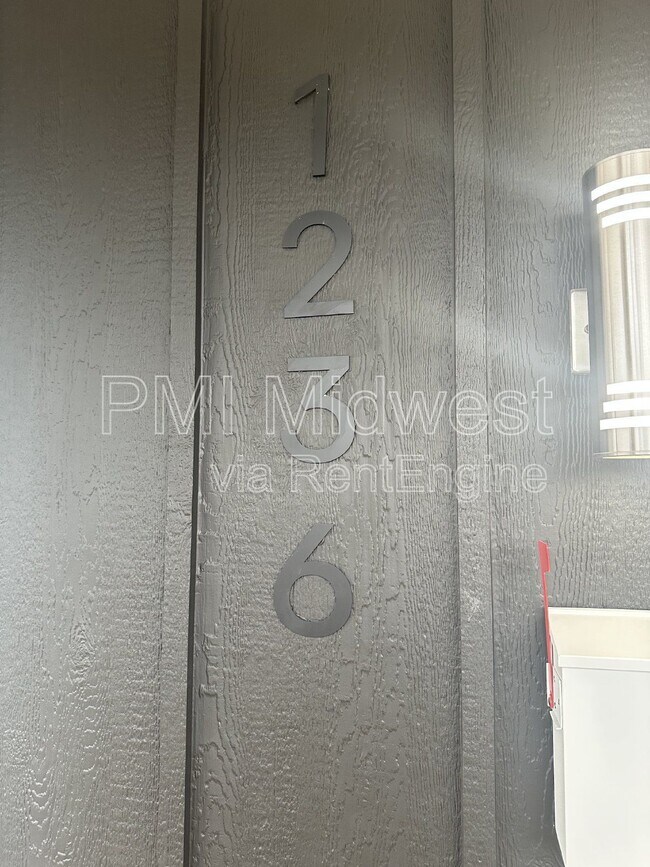 Foto del edificio - 1236 W 18th St