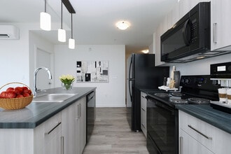 Building Photo - Hockley Corners