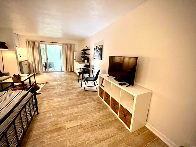 Building Photo - 3003 Summer Hill Pl
