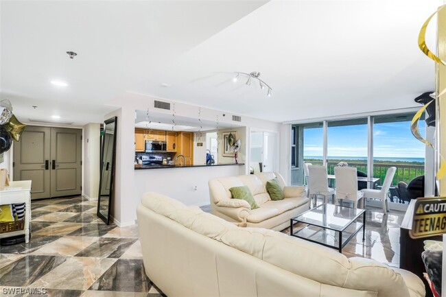 Foto del edificio - 6585 Nicholas Blvd