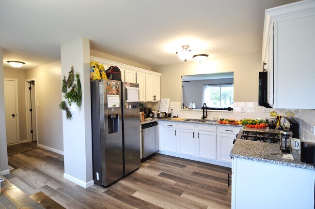 Building Photo - 26518 W Deer Path