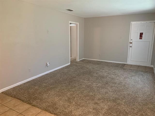 Building Photo - 2434 Lakeview Cir