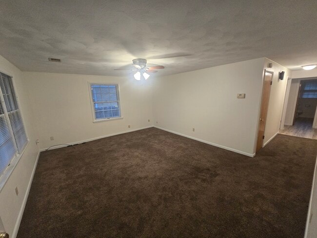 Building Photo - 735 Mellen Dr