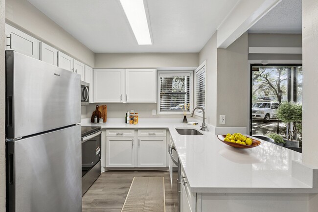 Photo - Oak Ramble Apartments