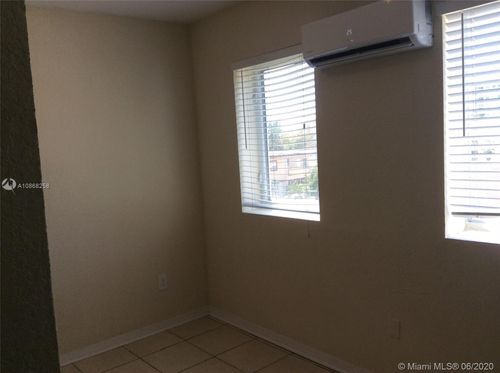 Foto del edificio - 1021 NW 3rd St