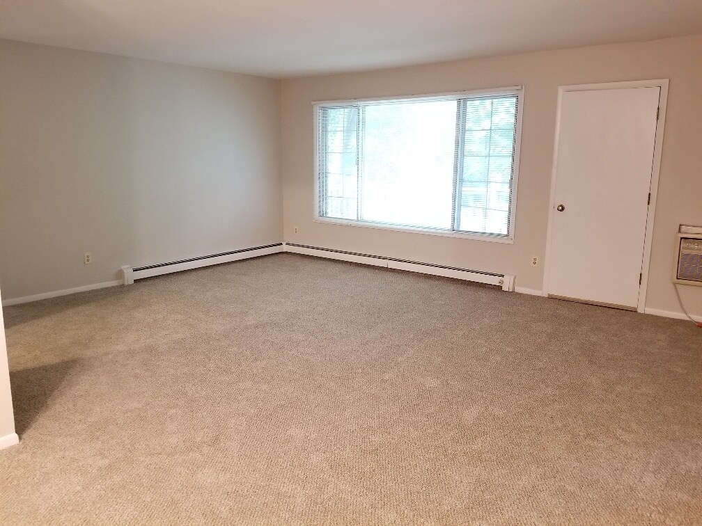 133 Linden Ln Unit 6, Thiensville, WI 53092 Apartments in Thiensville