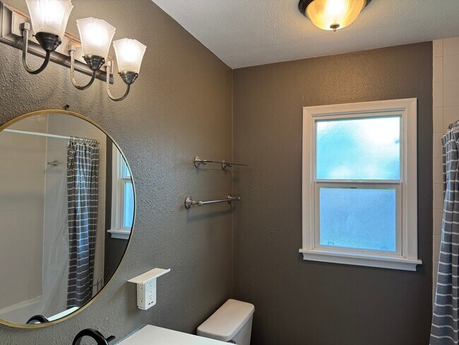 Foto del edificio - 11021 Spring St