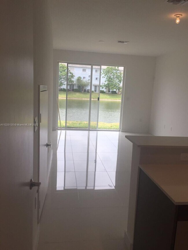 Foto del edificio - 3441 NW 13th St