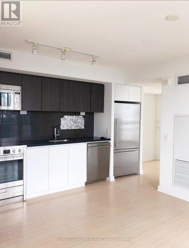Building Photo - 85-3185 Queens Wharf Rd