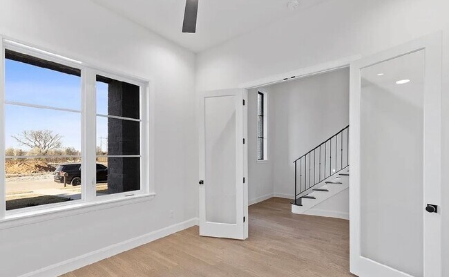 Foto del edificio - Gorgeous and impeccable custom home in Redbud Glen!