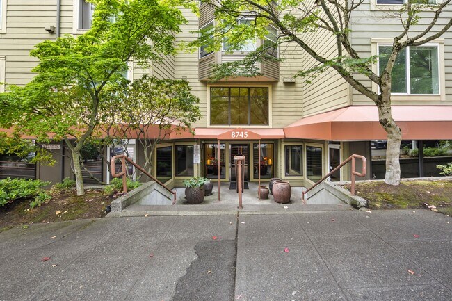 Foto del edificio - 8745 Greenwood Ave N APT 207,