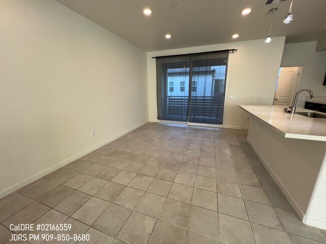 Building Photo - Price Lowered! Rancho Cucamonga 3 Bedroom Condo