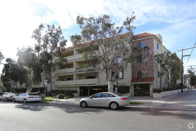 Building Photo - Corinth Ave. Apartments