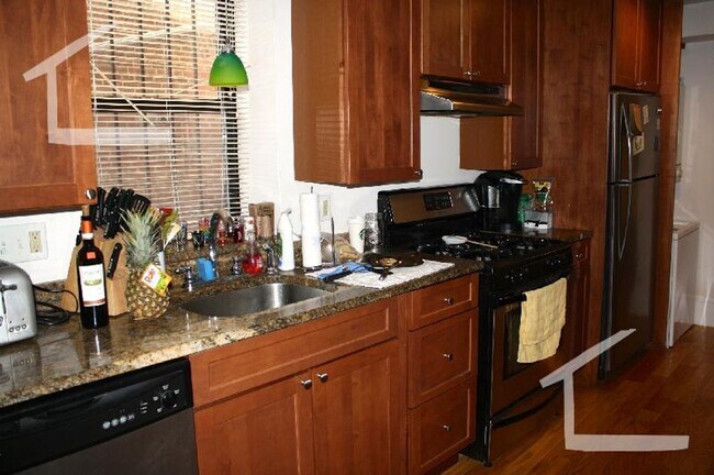 Foto del edificio - 4Br/1Bth apartment in Boston! Great location! Laundry in UNIT!