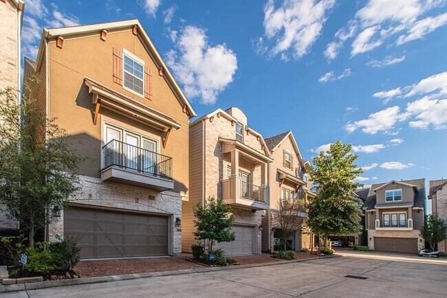 Building Photo - 1608 Water Oak Point Dr