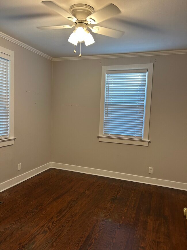 Foto del edificio - 661 Adluh St