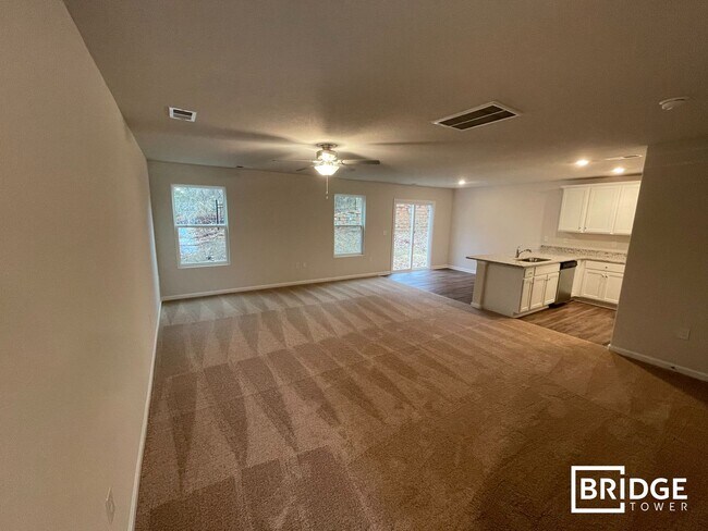 Foto del edificio - 9237 Creedmore Hills Dr