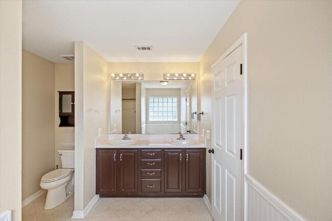 Foto del edificio - 1922 Coral St