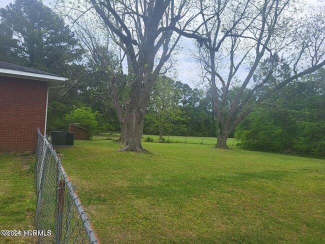 Foto del edificio - 2127 Ramsey Loop Rd