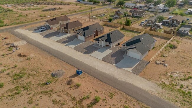 Building Photo - 509 El Paso Ave