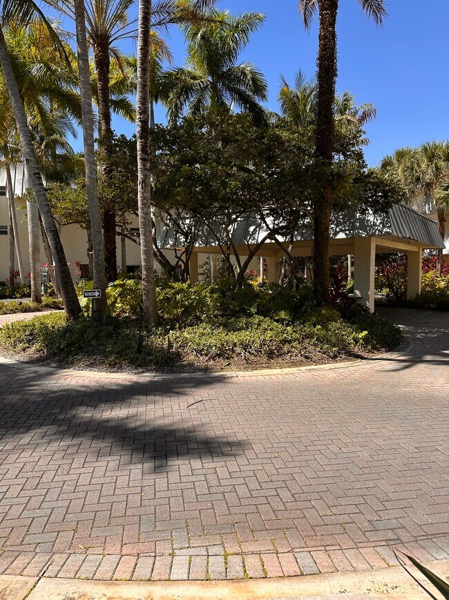Foto del edificio - 8950 SW 69th Ct