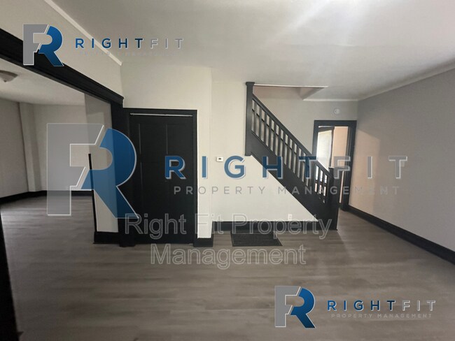 Building Photo - 110 Bluecrest Ave