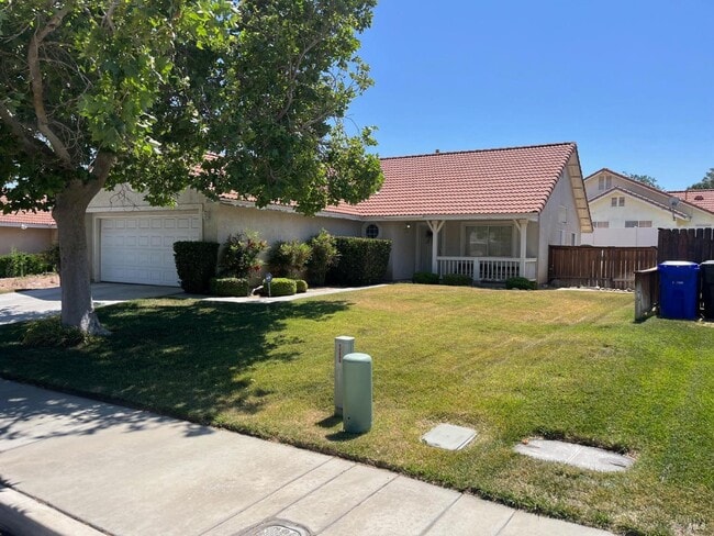 Foto del edificio - 15571 Amber Pointe Dr