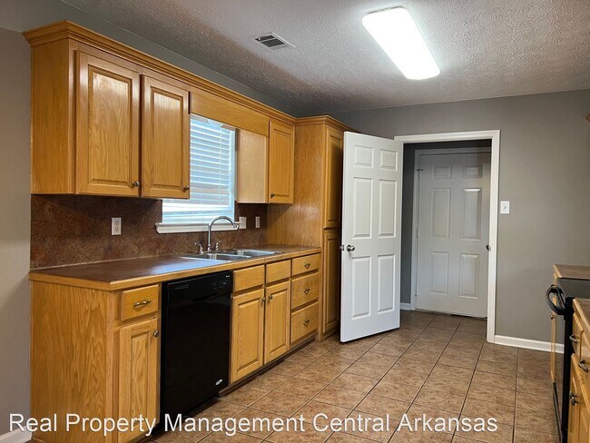 Building Photo - 3 br, 2 bath House - 30 Corvette Dr.