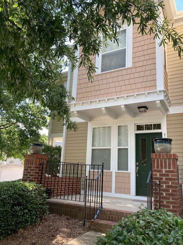 330 Davidson Gateway Dr Unit 330, Davidson, NC 28036 Condo for Rent