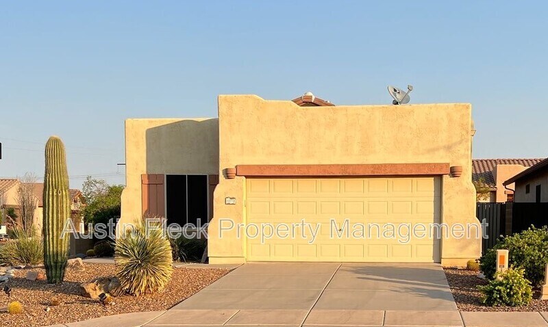 Primary Photo - 10718 E Secret Canyon Rd