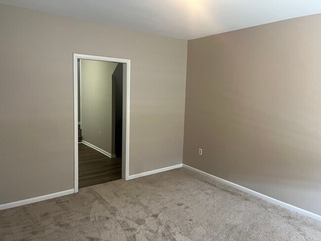 Foto del edificio - 208 1/2-210 N. Jonathan Street