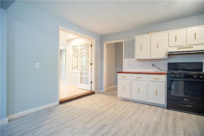 Foto del edificio - 405 S Mashburn Ave