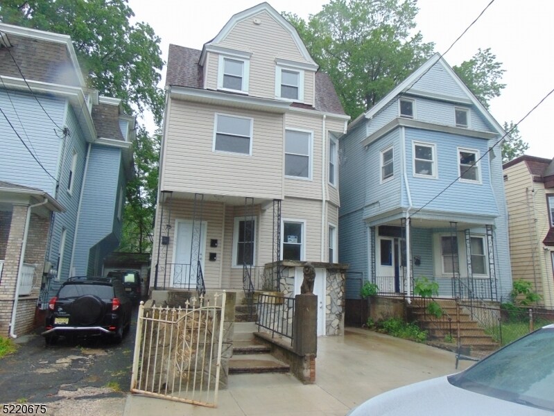 75 N 11th St Unit 1, Newark, NJ 07107 Room for Rent in Newark, NJ