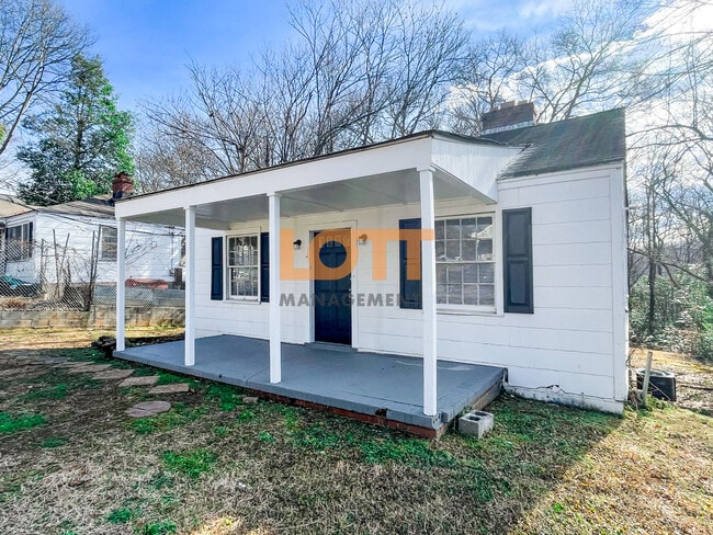 Building Photo - 10 Lowndes Ave