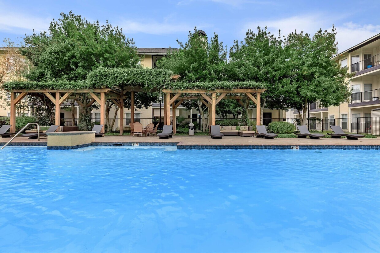 The Plantation at Lafayette Apartments 211 Liberty Ave Lafayette, LA