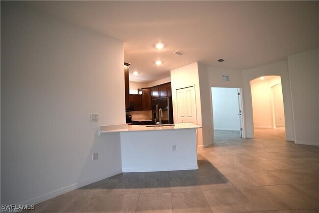 Foto del edificio - 2665 Vine Ave