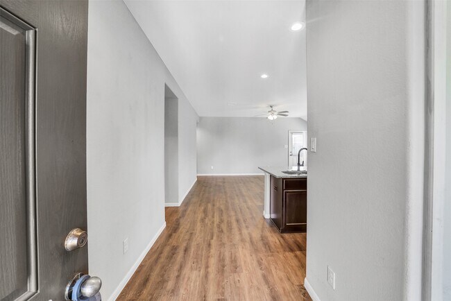 Foto del edificio - 3434 McDonough Way