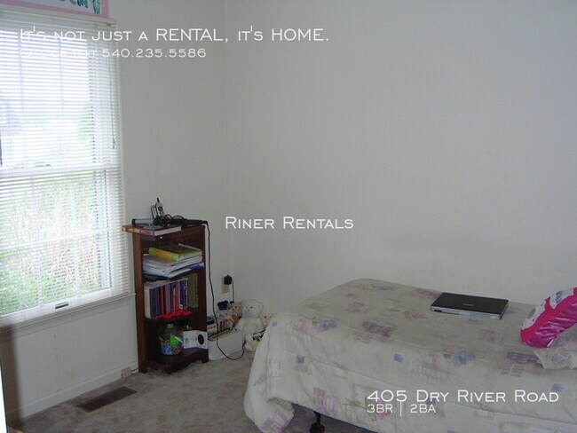 Building Photo - 405 Dry River Rd