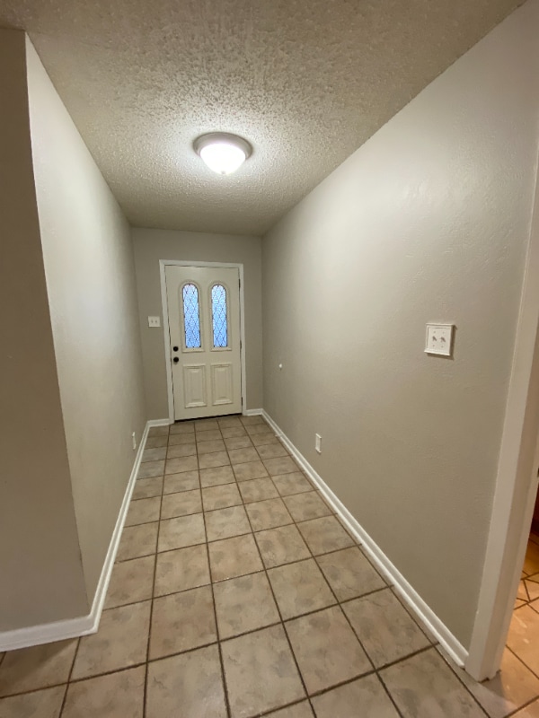 Building Photo - 3320 Lockhaven Dr