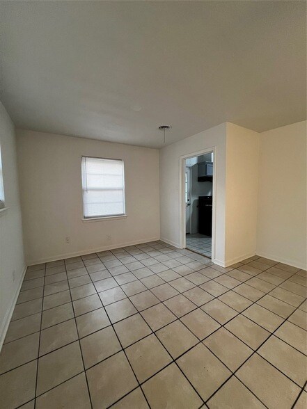 Foto del edificio - 8300 Doreen Ave