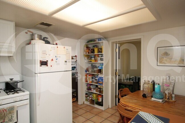 Foto del edificio - 2646 E 1st St