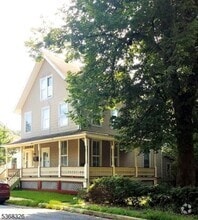 Building Photo - 9 E Johnston St