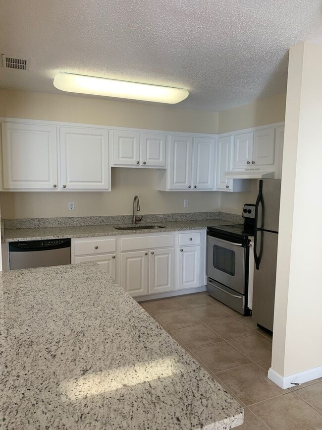 Foto del edificio - 2nd story, 2/1, updated unit on the Winter Park/Maitland border!!