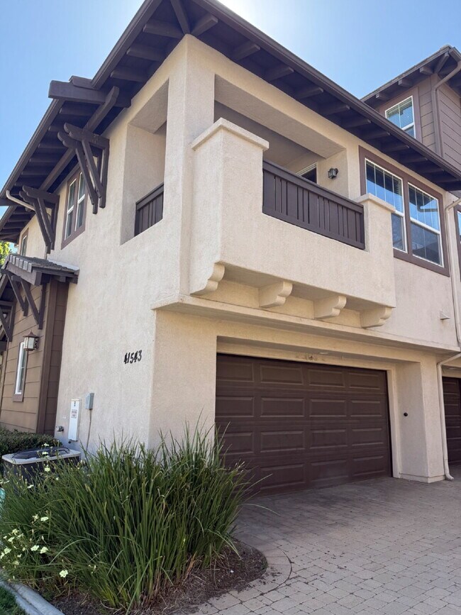 Foto del edificio - 41543 King Palm Ave