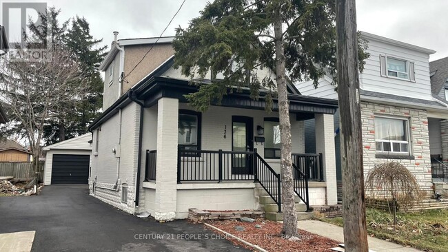 Building Photo - 136 Edgemont St N