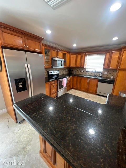 Foto del edificio - 4 br, 2 bath House - 11170 Mohawk St