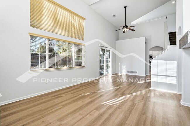 Building Photo - Spacious Home with Washer/Dryer and 2 Car Garage