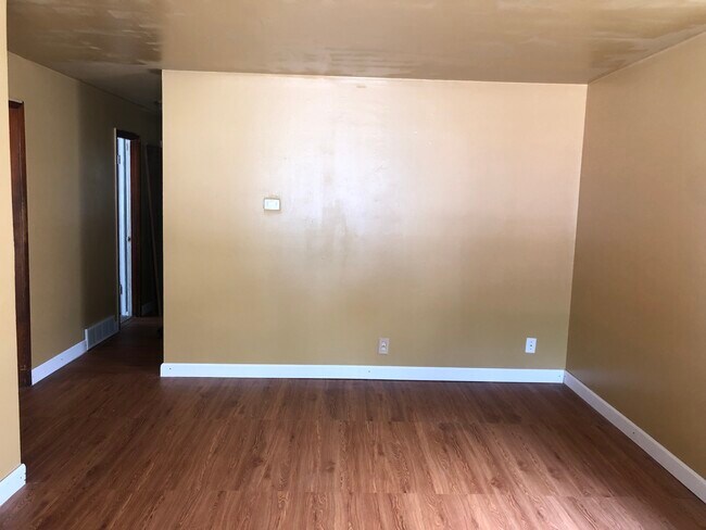 Living room - 4619 W Villard Ave